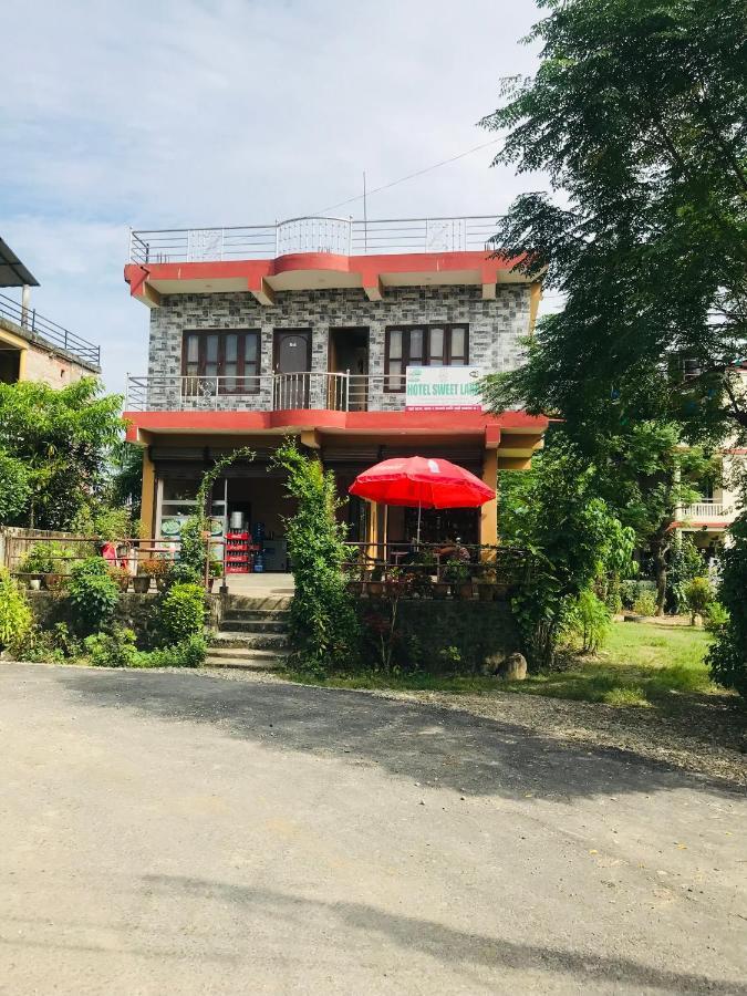 Hotel Sweetland Sauraha Exterior foto