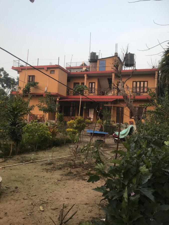 Hotel Sweetland Sauraha Exterior foto