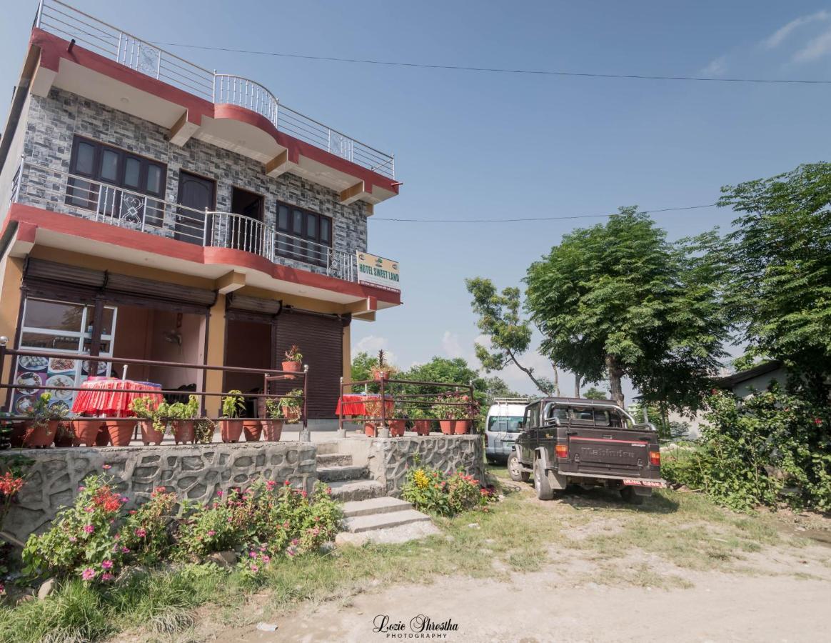 Hotel Sweetland Sauraha Exterior foto